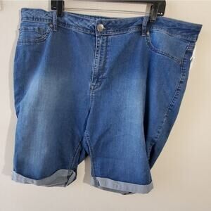Avenue Denim Shorts Blue Cuffed Knee Length Plus Size 26